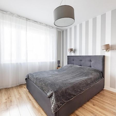 Fajny Apartament Z Parkingiem, Obok Metra. 바르샤바 외부 사진