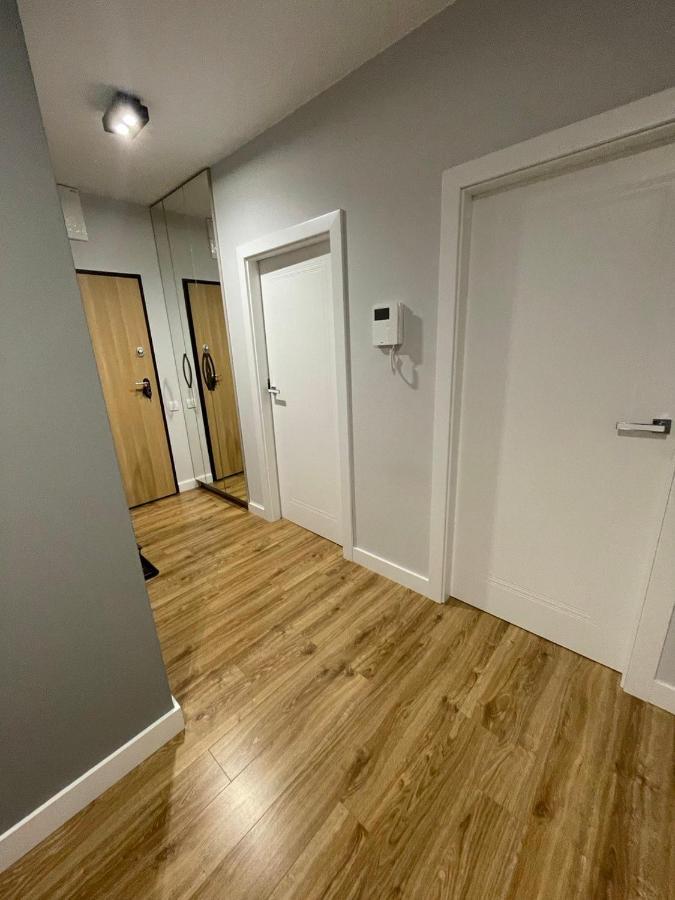 Fajny Apartament Z Parkingiem, Obok Metra. 바르샤바 외부 사진