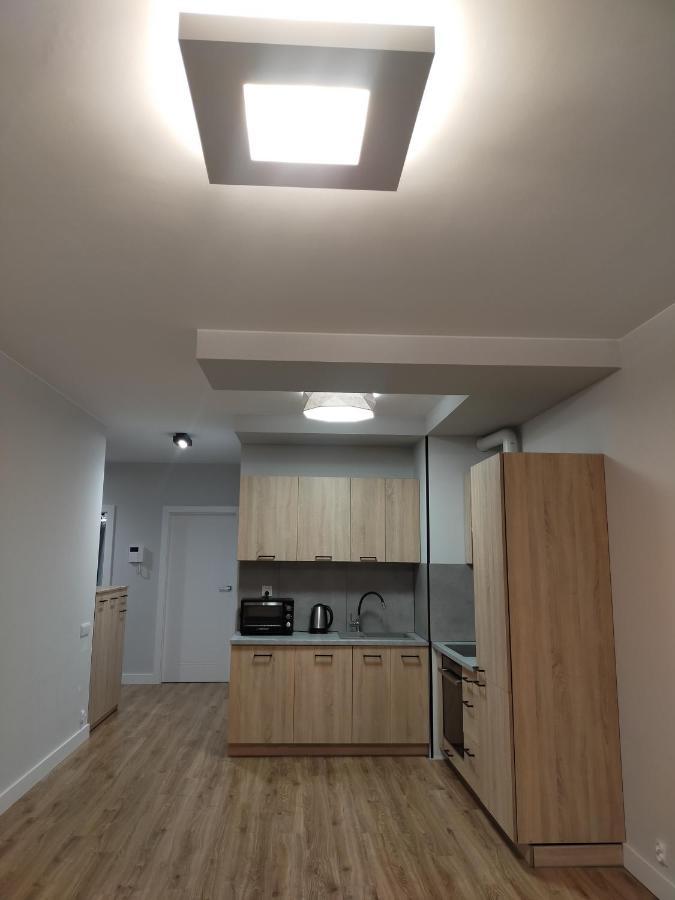 Fajny Apartament Z Parkingiem, Obok Metra. 바르샤바 외부 사진