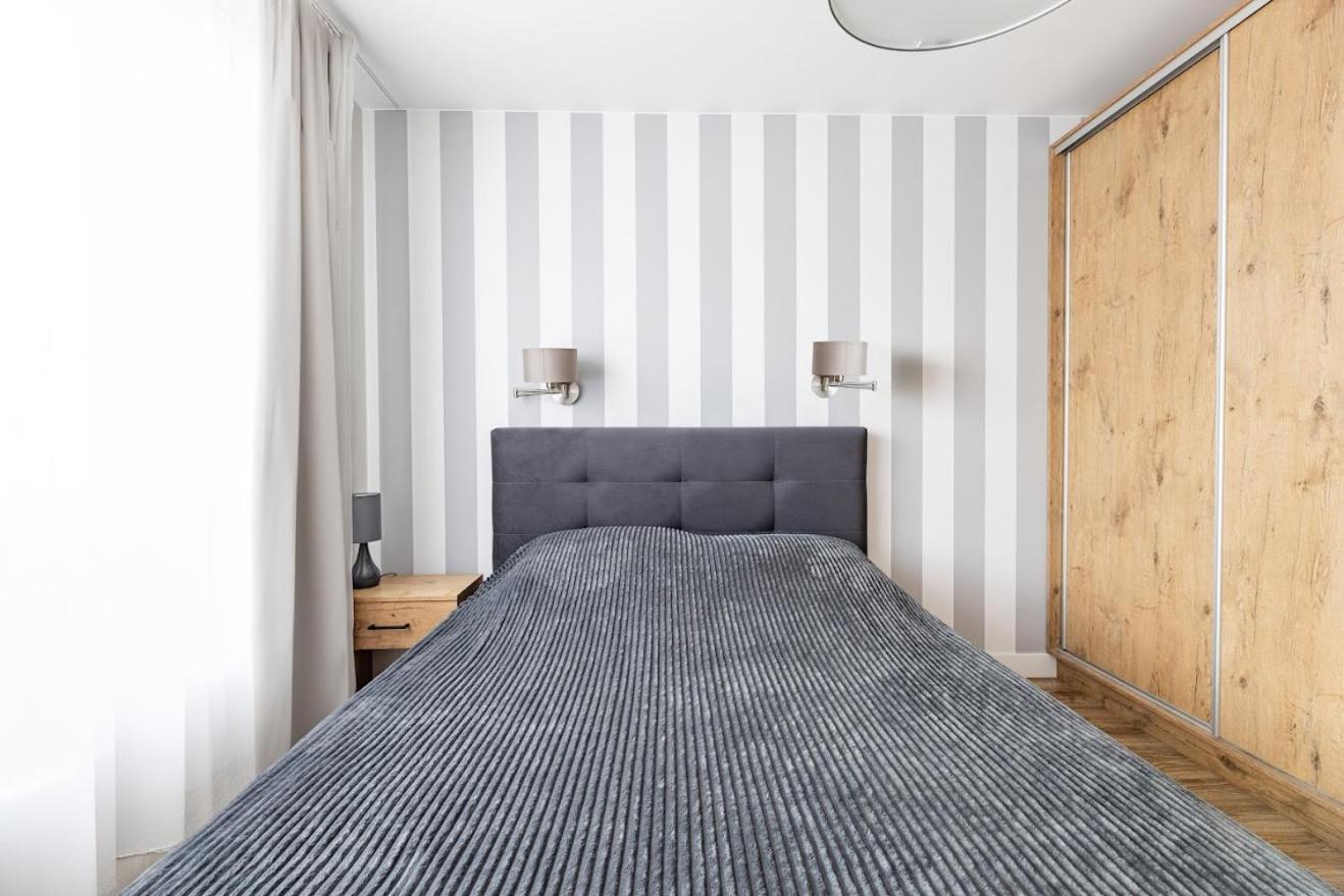 Fajny Apartament Z Parkingiem, Obok Metra. 바르샤바 외부 사진