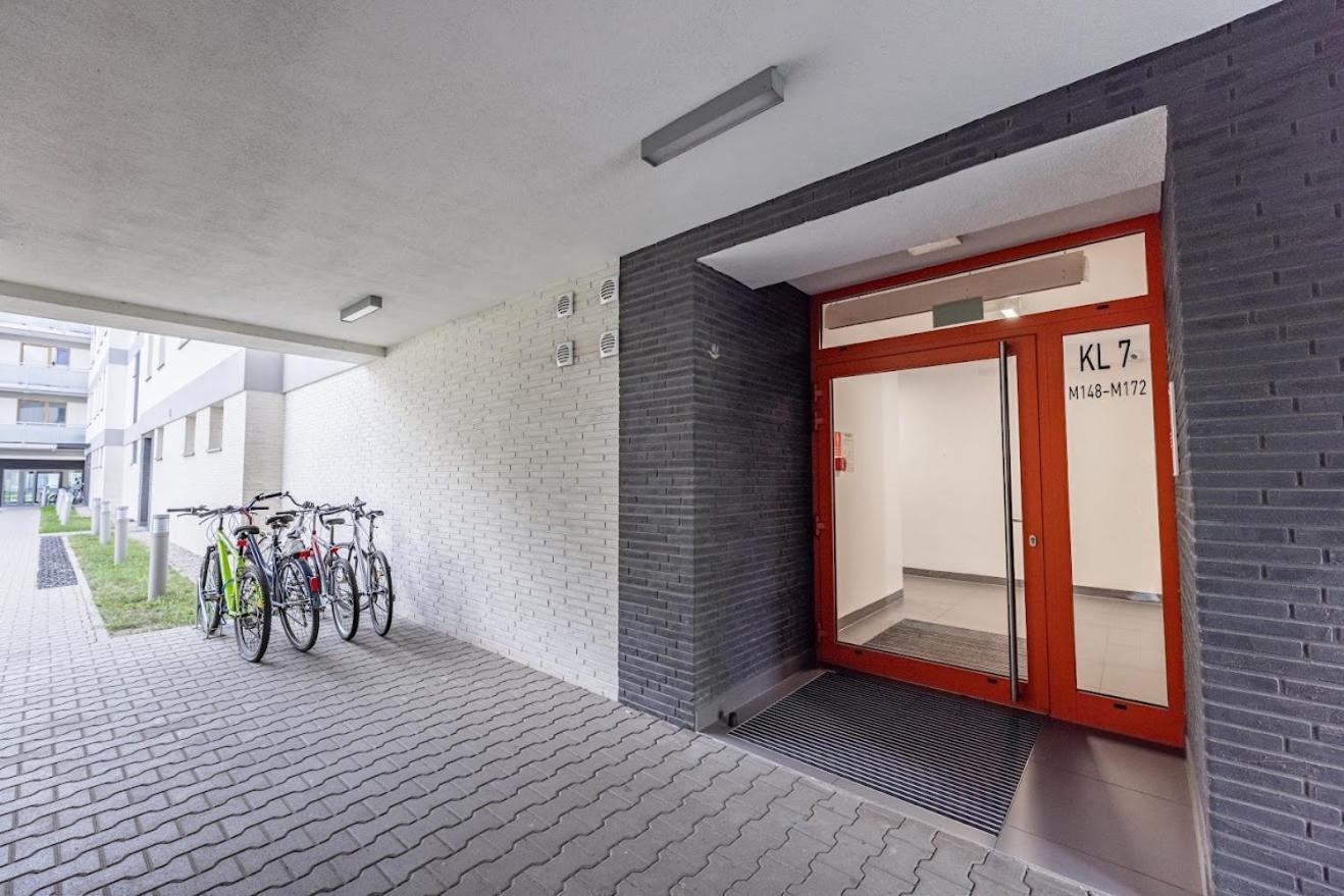 Fajny Apartament Z Parkingiem, Obok Metra. 바르샤바 외부 사진
