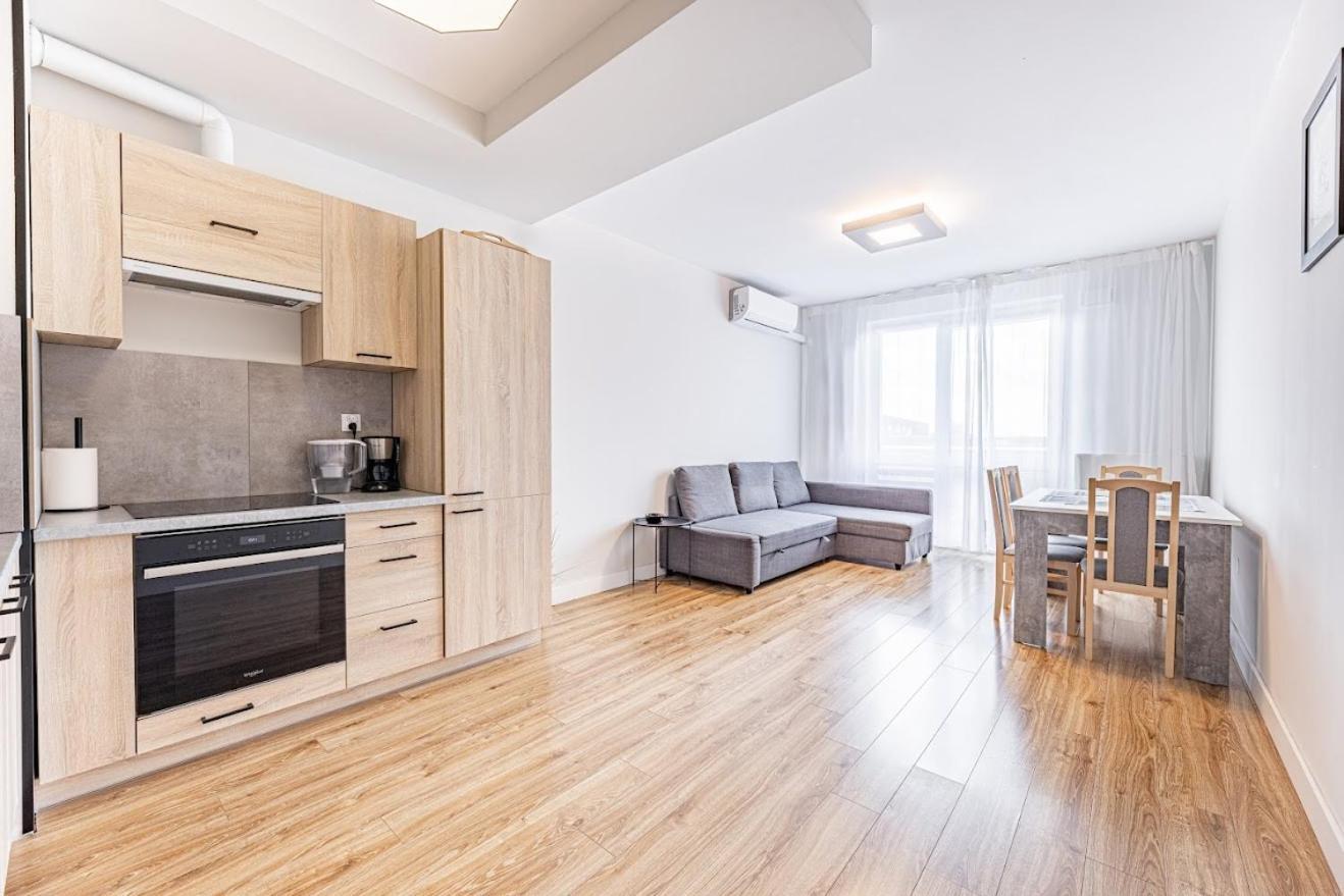 Fajny Apartament Z Parkingiem, Obok Metra. 바르샤바 외부 사진