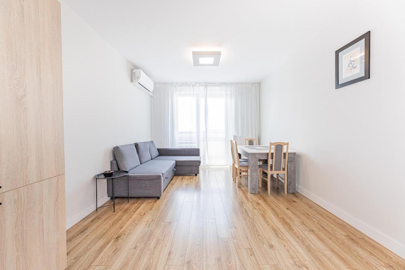 Fajny Apartament Z Parkingiem, Obok Metra. 바르샤바 외부 사진