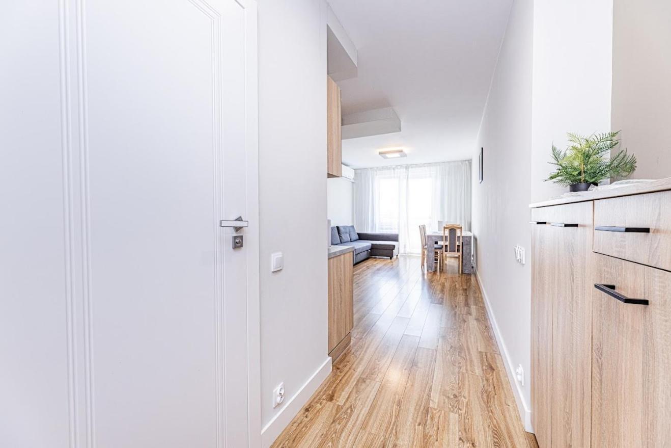Fajny Apartament Z Parkingiem, Obok Metra. 바르샤바 외부 사진