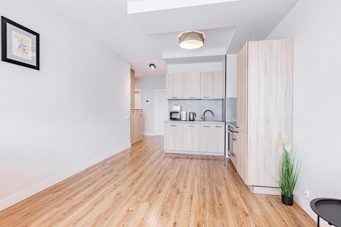 Fajny Apartament Z Parkingiem, Obok Metra. 바르샤바 외부 사진
